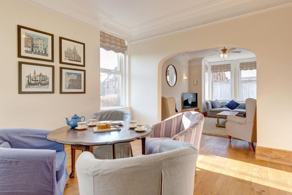 Villa Fabulous Seaside Retreat à Hunstanton Extérieur photo